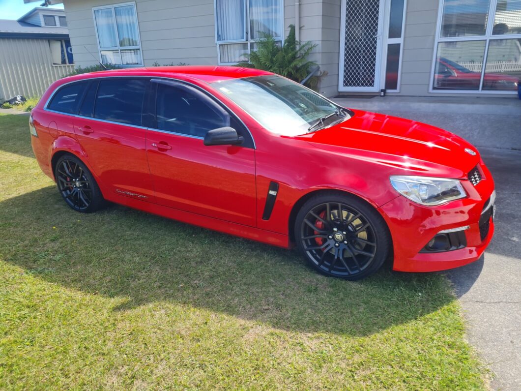 2013-hsv-r8-clubsport-tourer-sv-edition